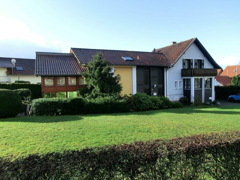 Gepflegtes Doppelhaus mit 3 Wohnungen in Konfeld Weiskirchen