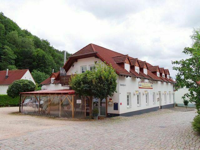 Kirkel: Gaststätte in begehrter Lage nahe der Burg Kirkel