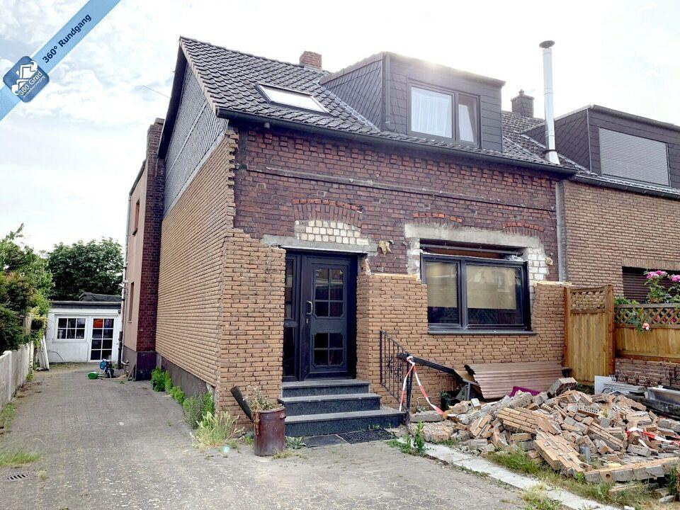 Sanierungsbedürftiges Reiheneckhaus mit großer Garage und Gästehaus in Moers-Hochstraß Nordrhein-Westfalen