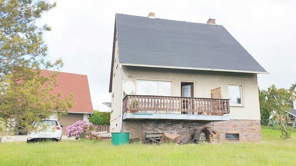 Frei stehendes Einfamilienhaus mit Balkon,Terrasse und Doppelgarage Lichtenstein/Sachsen