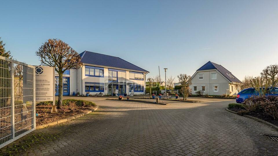 Wohn- und Bürogebäude mit KFZ-Halle + freistehendes EFH auf großem Grundstück in guter Lage Henstedt-Ulzburg