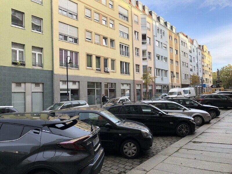 Schöne große Wohnung mit Balkon und drei Stellplätze Pieschen