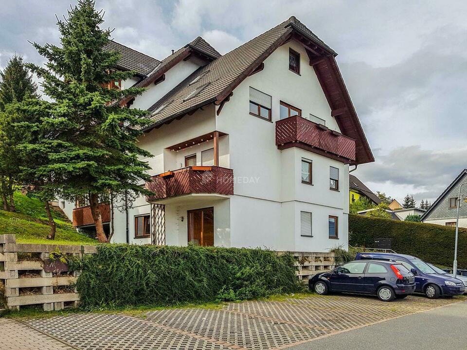 Vermietete Dachgeschosswohnung auf 2 Ebenen mit 4 Zimmern und Balkon in Judenbach Neuhaus-Schierschnitz
