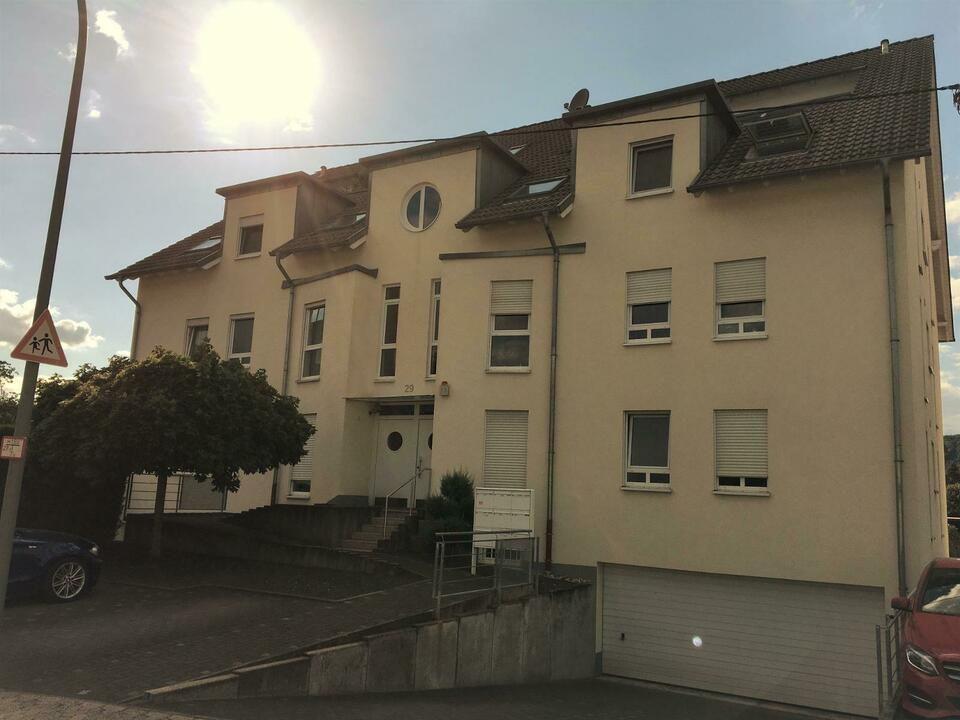Erdgeschosswohnung in einem gepflegten 9 Familienhaus in Wallerfangen, zu verkaufen Wallerfangen