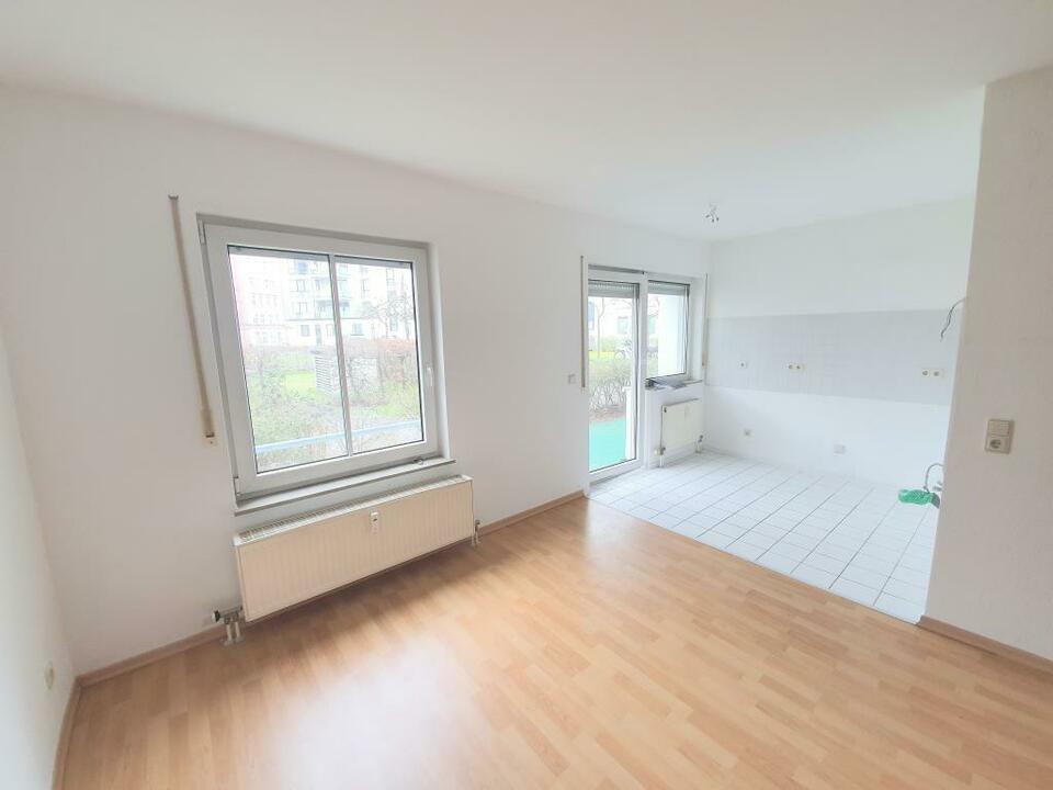 Helle & großzüge 2-Zimmer mit Terrasse in super Lage! Stufenloser Zugang zur Wohnung. 360° Rundg Grünau-Mitte