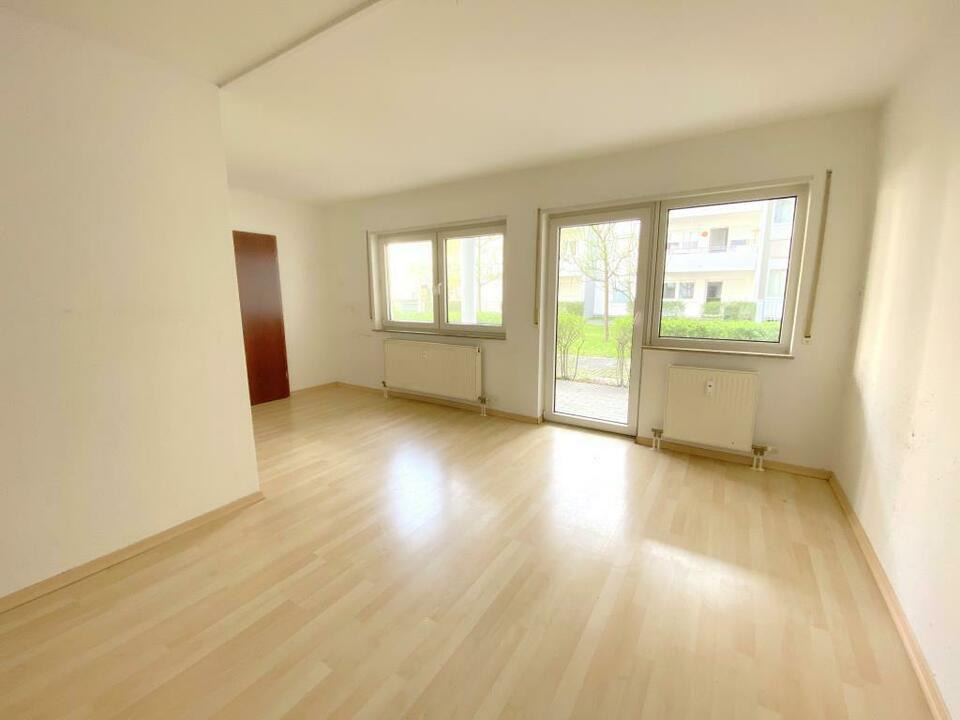 Stufenlos erreichbare Eigentumswohnung mit Kochnische & Terrasse. Inkl. 360°-Rundgang! Grünau-Mitte