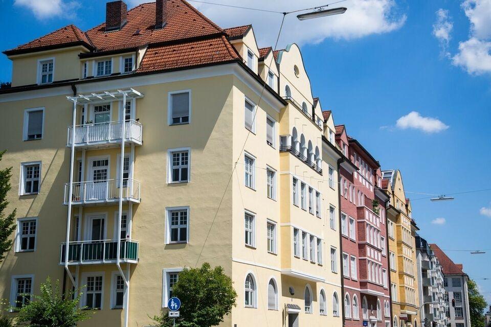 DISKRETE VERMARKTUNG: Gewerbefläche & Etagenwohnung mit Potential in Bestlage Schwabing Kirchheim bei München