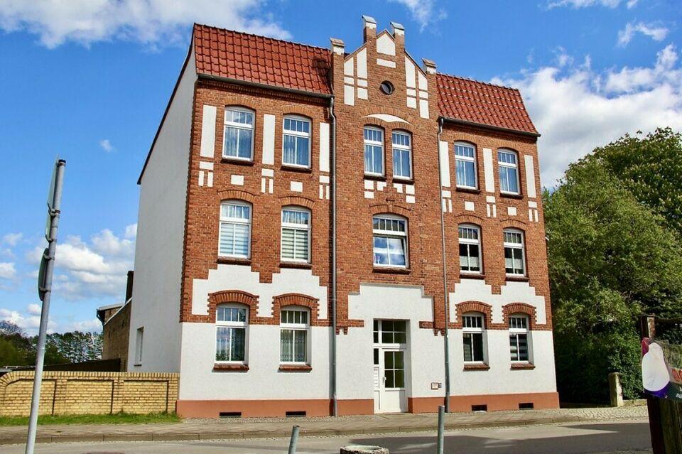 HORN IMMOBILIEN ++ Neustrelitz, vermietetes Mehrfamilienhaus zu verkaufen Mecklenburg-Strelitz