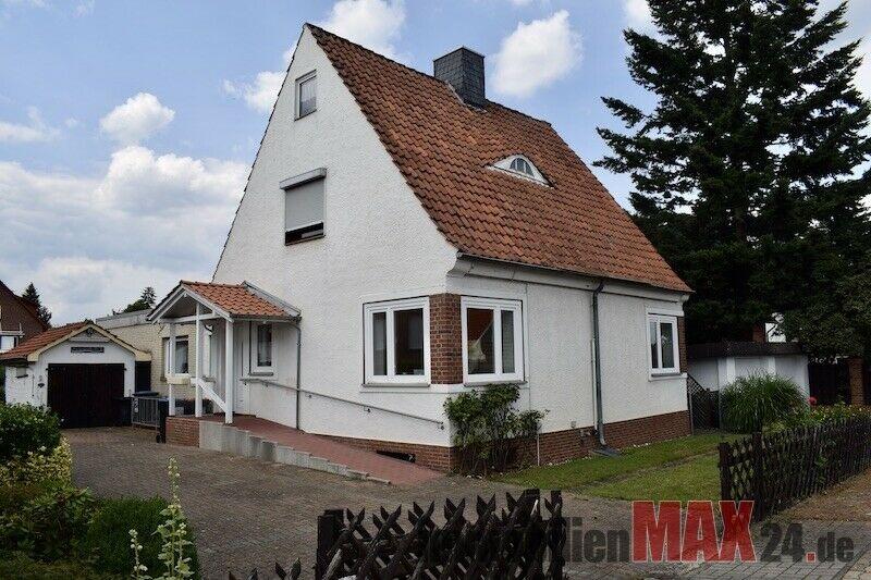 Traum Grundstück in bester Lage von Bissendorf bebaut mit einem sanierungsbedüftigem Zweifamilienhaus! Wedemark