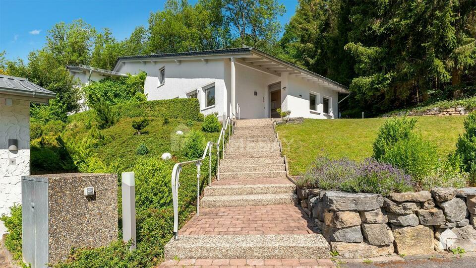 Der Traum vom Eigenheim! Charmantes Einfamilienhaus im Grünen mit viel Platz für die Familie Ringgau