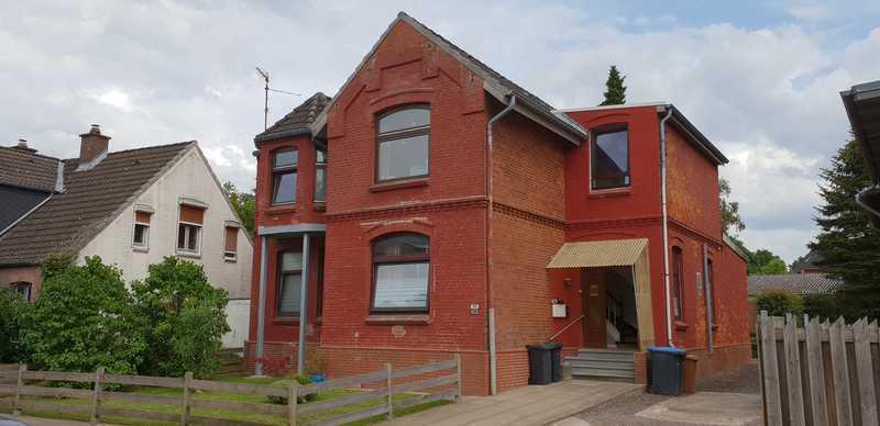 Gatermann Immobilien: Mehrfamilienhaus mit 3 Wohnungen in Itzehoe, Stadtteil Sude Kreis Düren