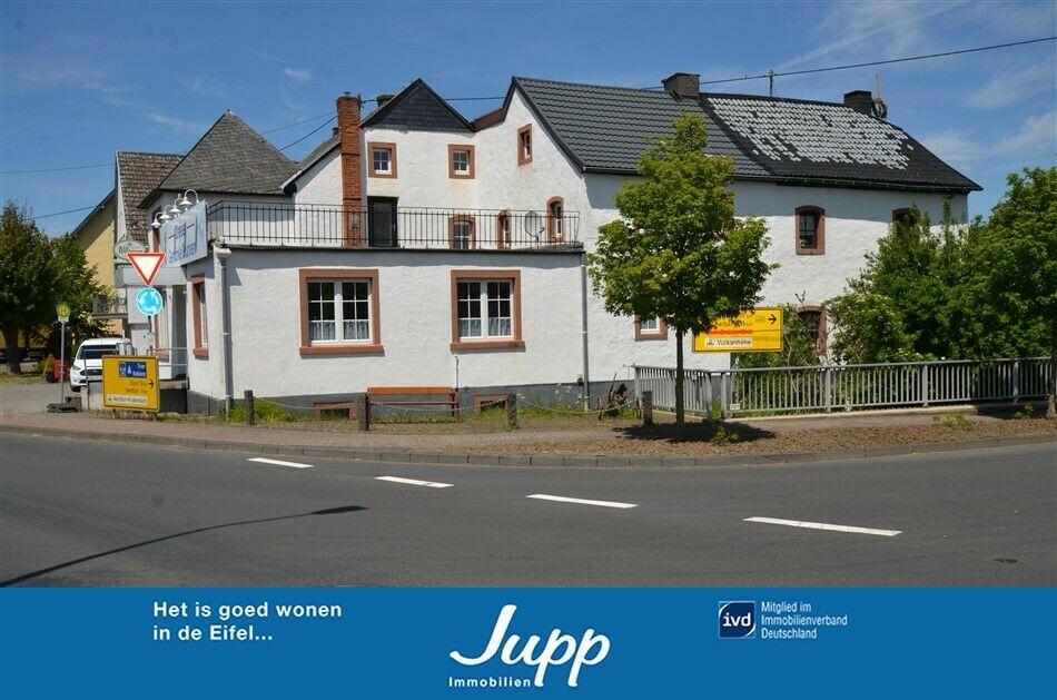 Doppelwohnhaus mit Saal, Schankraum, Innenhof, Garten und Garagen Dreis-Brück (14) Dreis-Brück