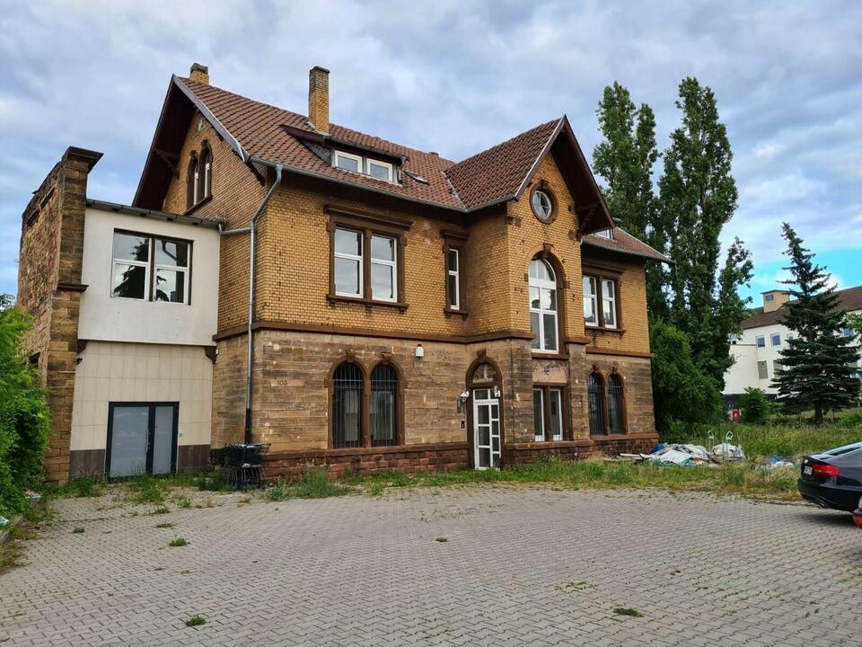 Hübsches Haus in Neustadt an der Weinstraße mit Lager und mehr als 2 Wohnungen Ottersheim bei Landau
