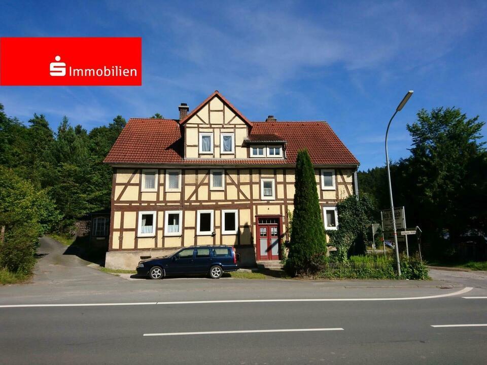 Sanierungsbedürftiges Wohnhaus am Ortsrand von Vöhl-Dorfitter Vöhl