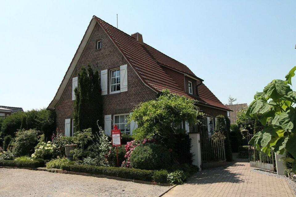 Einfamilienhaus mit Nebengebäude, Garage und schön angelegtem Garten Nordrhein-Westfalen