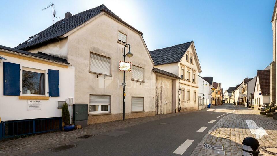 Sanierungsbedürftiges Einfamilienhaus mit Dachterrasse und Garten ruhig gelegen Bad Dürkheim