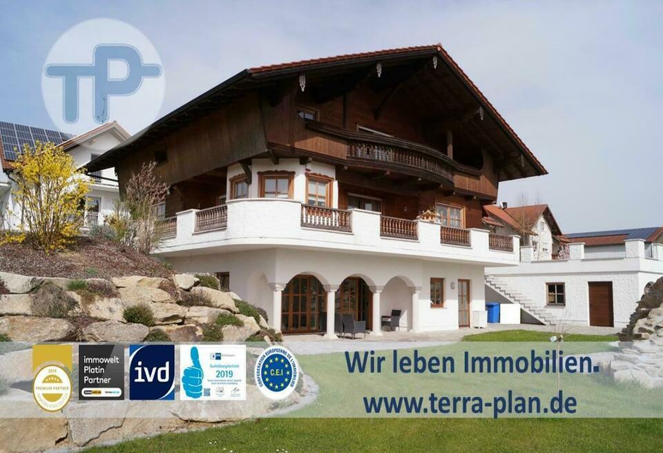 LUXURIÖSE LANDHAUSVILLA MIT EINLIEGERWOHNUNG Neukirchen vorm Wald