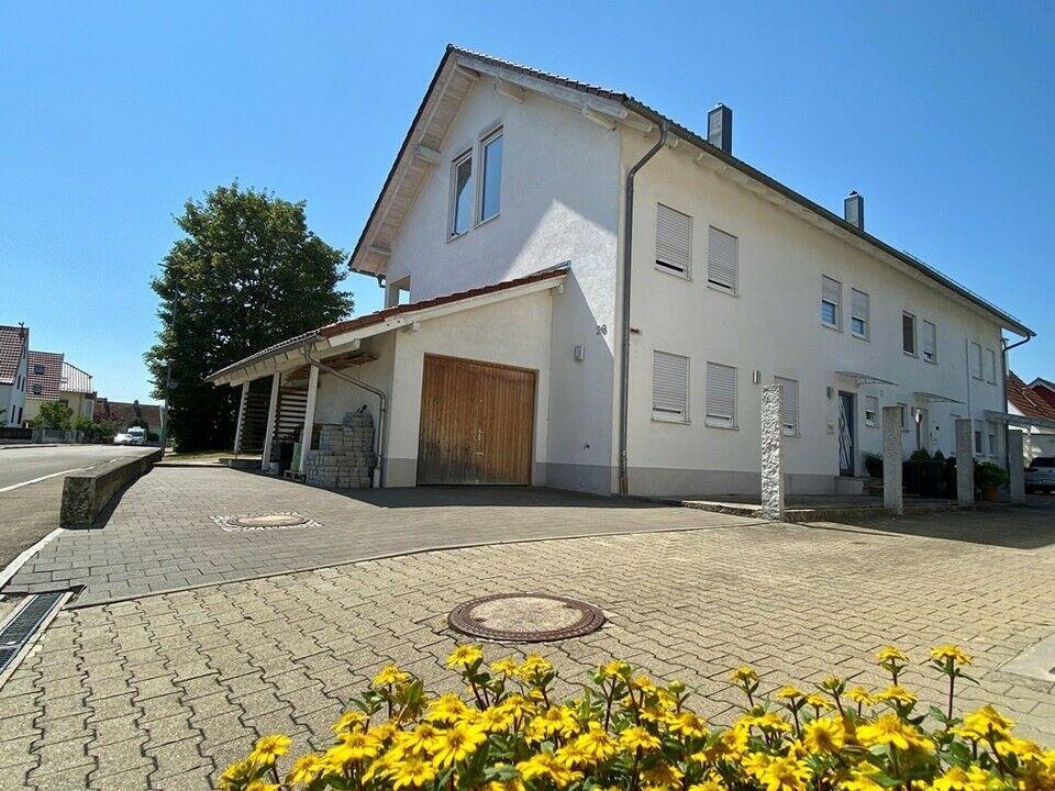 Verkauf im Gebotsverfahren! Doppelhaushälfte mit großem Raumangebot und sonnigem Gartengrundstück Neu-Ulm