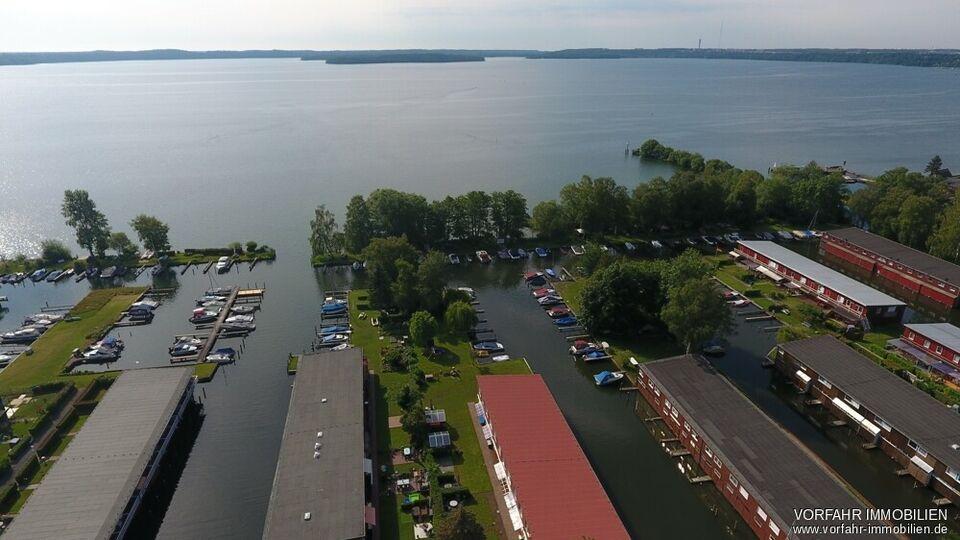 Saniertes Reihenbootshaus am Heidensee / Schweriner Innensee Medewege