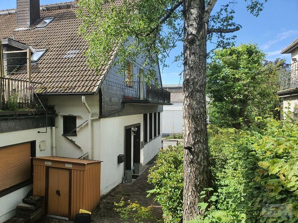 Lohnendes Investment! Mehrfamilienhaus mit Wohnungen, einer Gewerbeeinheit. Nordrhein-Westfalen