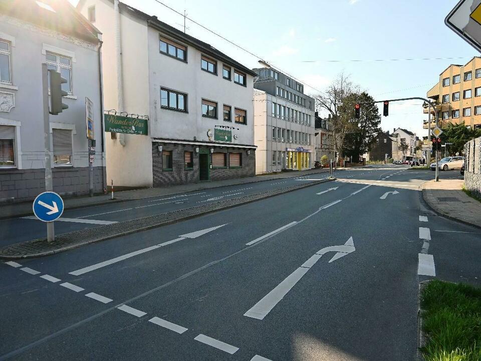 Umgeplantes MFH mit Hofgebäude und 8 Wohnungen - Stadtmitte Bochum-Wattenscheid zu verkaufen. Bochum-Wattenscheid