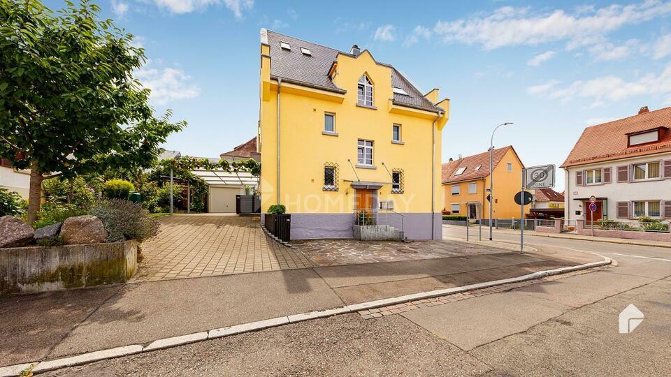 Attraktives Mehrfamilienhaus mit Balkon, Terrasse, Garten und Carport im Zentrum von Singen Baden-Württemberg