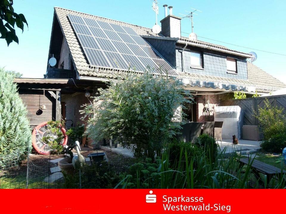 Doppelhaushälfte in Wissen-Mittelhof, ruhige Lage mit kleinem Garten, PV-Anlage und Garage Rheinland-Pfalz