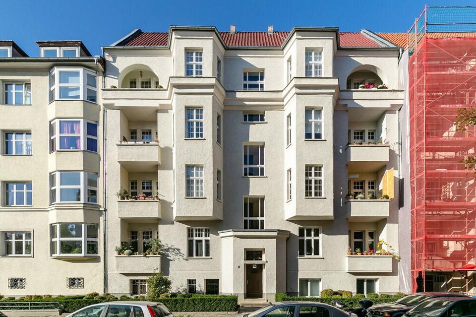 Stuckaltbau mit Balkon, Loggia, vermietet Berlin