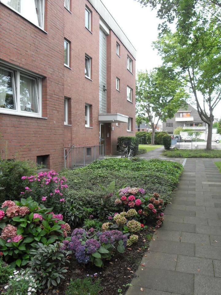 Kapitalanlage: 3 Zimmer Wohnung mit Balkon und 2 Stellplätzen Düsseldorf