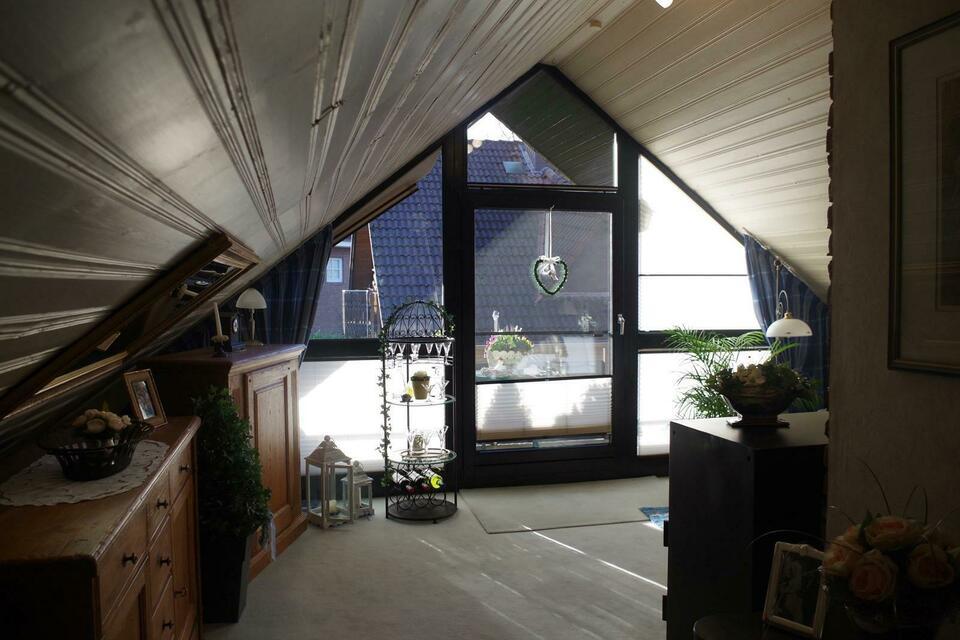Tolle Dachgeschosswohnung mit Loggia, Kaminofen und Sauna in zentrumsnaher Sackgassenlage! Nordrhein-Westfalen