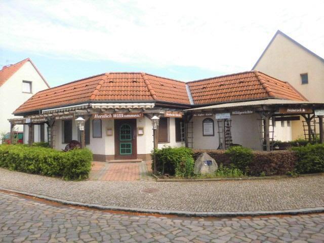 Gaststättengebäude mit separaten Wohnhaus vis-a-vis der Burg Kreisfreie Stadt Darmstadt