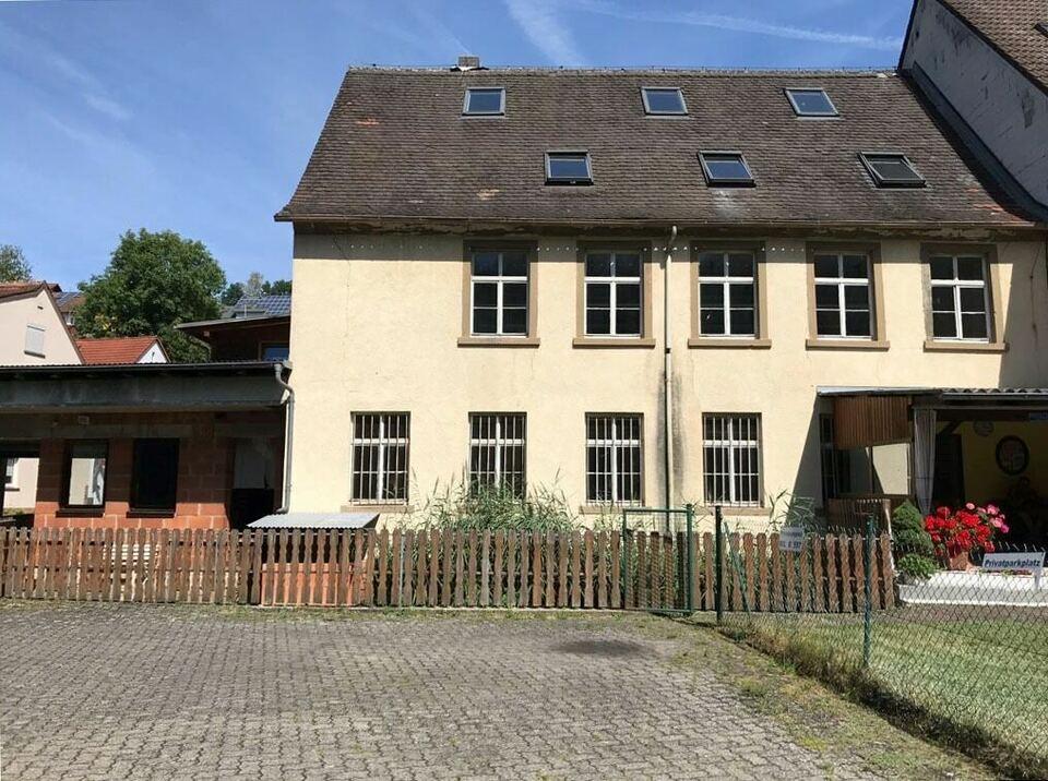 Mehrfamilienhaus mit Gewerbe in Leidersbach Leidersbach