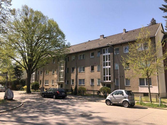 Für Kapitalanleger: Vermietete 3-Zimmer-Wohnung in Zehlendorf. Provisionsfrei ! Zepernicker Straße