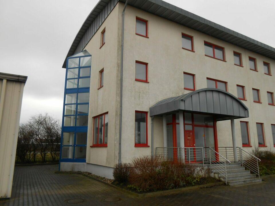 750m² repräsentatives Bürohaus + 4400m² freies (Bau-)Grundstück Sachsen-Anhalt