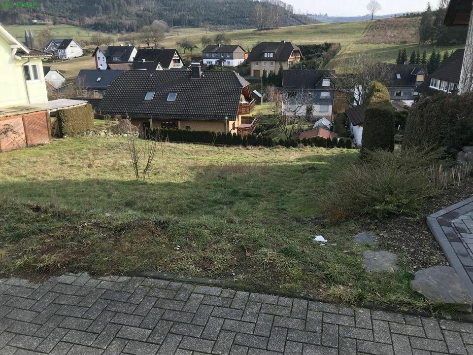 Sonniges Grundstück, leichte Hanglage,voll erschlossen in ruhiger Wohngegend in Bad Laaspe Bad Laasphe