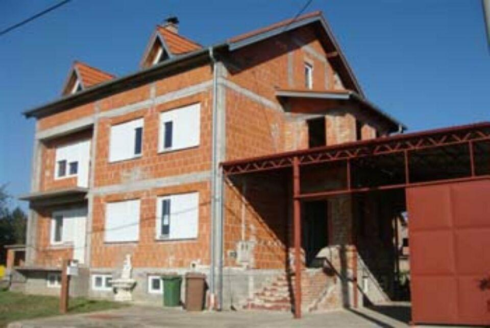 Haus in Vukovar Kroatien / Kuca u Vukovaru na Mitnici Massing im Rottal