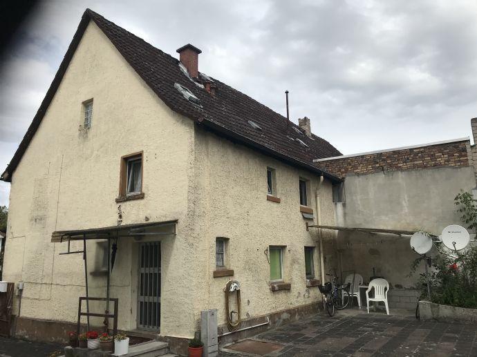Bestehendes Einfamilienhaus mit 3 Garagen im Ortskern von R-Jügesheim Kreisfreie Stadt Darmstadt