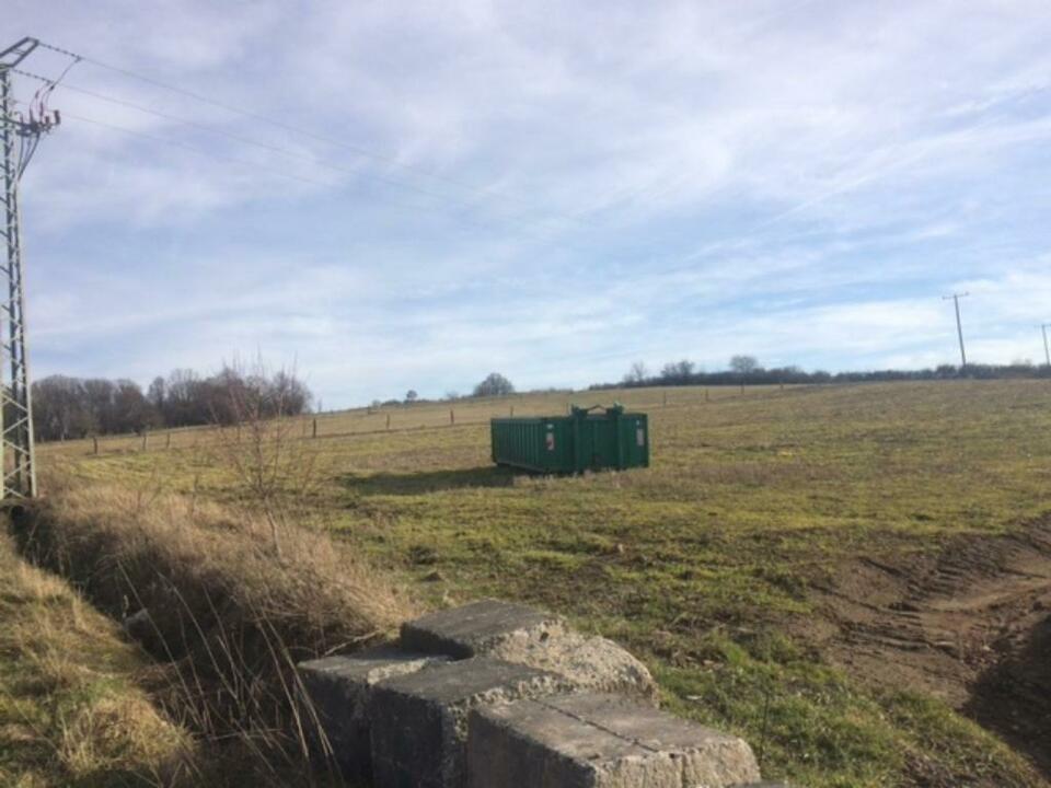 Großes Gewerbebaugrundstück in schöner Lage ! Hosenfeld