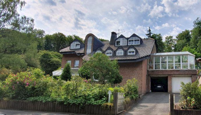 Moderne, freistehende Villa mit Einliegerwohnung in Waldrandlage Wuppertal