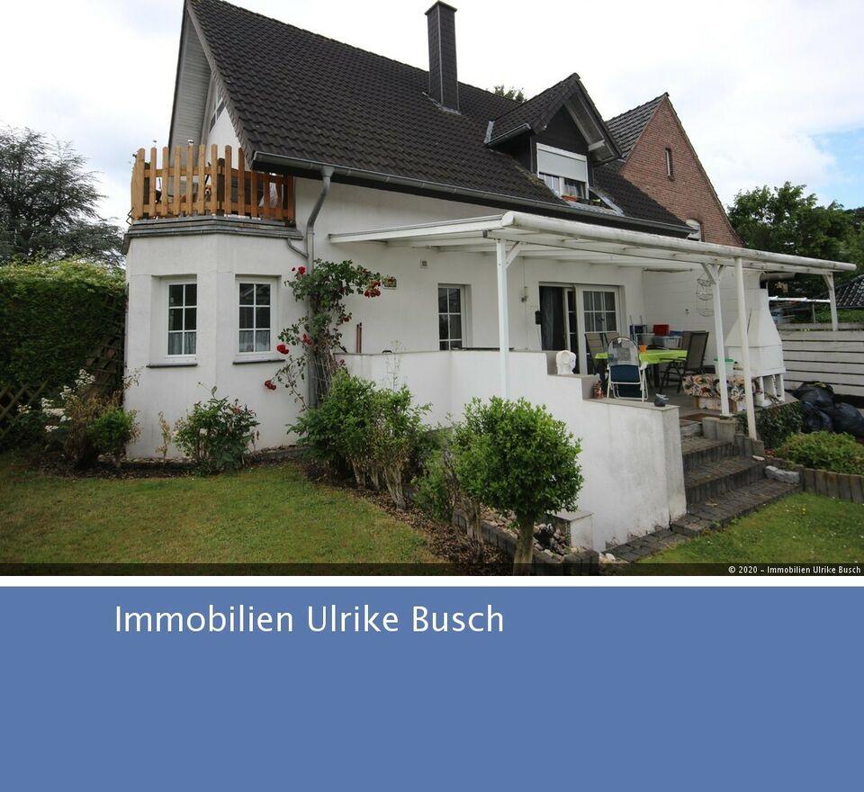 Freistehendes Zweifamilienhaus mit Doppelgarage und schönem Gartengrundstück Nordrhein-Westfalen