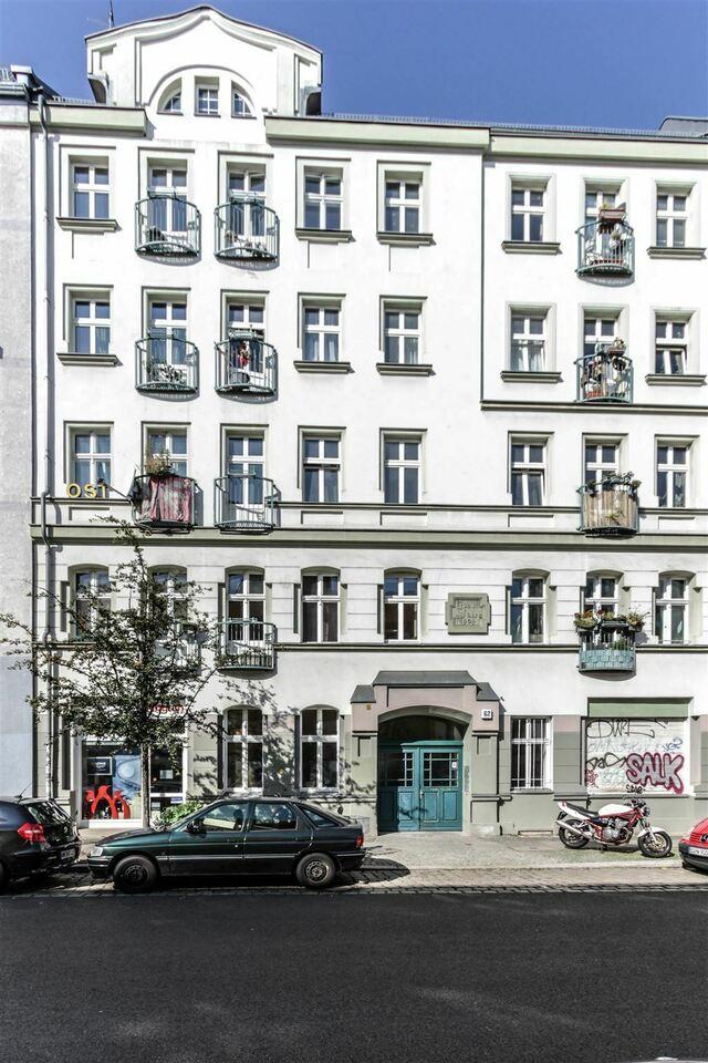 Bezugsfreies ruhiges Apartment mit Balkon im Berliner Altbau Berlin