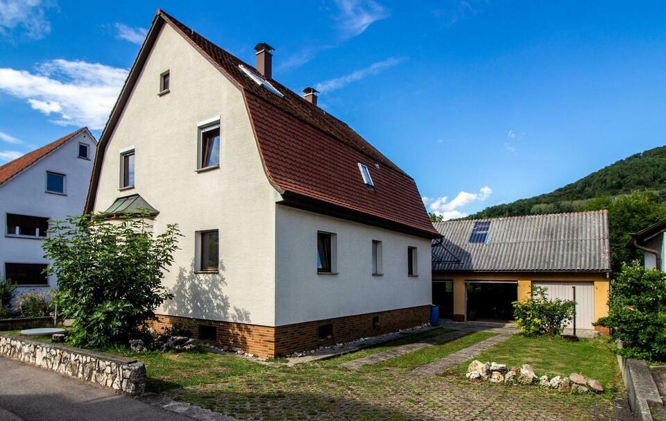 Freistehendes Einfamilienhaus inkl. großem Garagenanbau mit viel Potential Baden-Württemberg