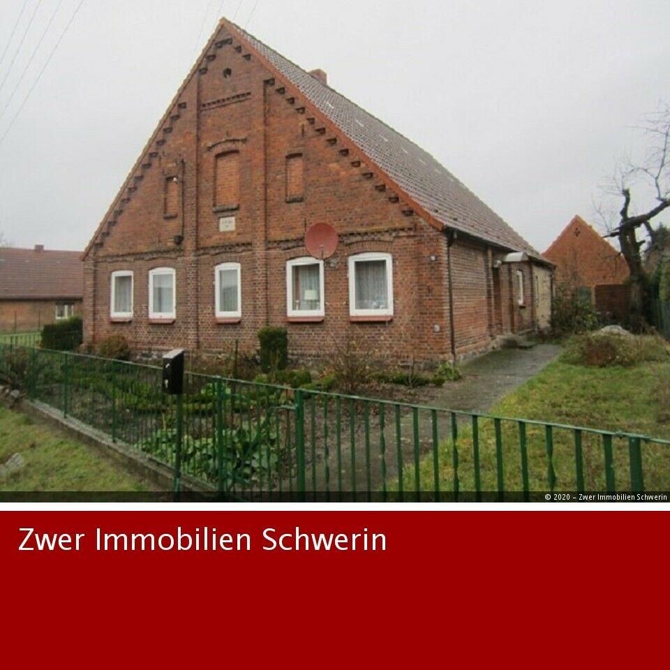 Bauernhaus in Mecklenburg mit 4 Zimmern, Nebenhaus und Garten (ca. 2070 m²) in Neu Jabel/Vielank Dömitz