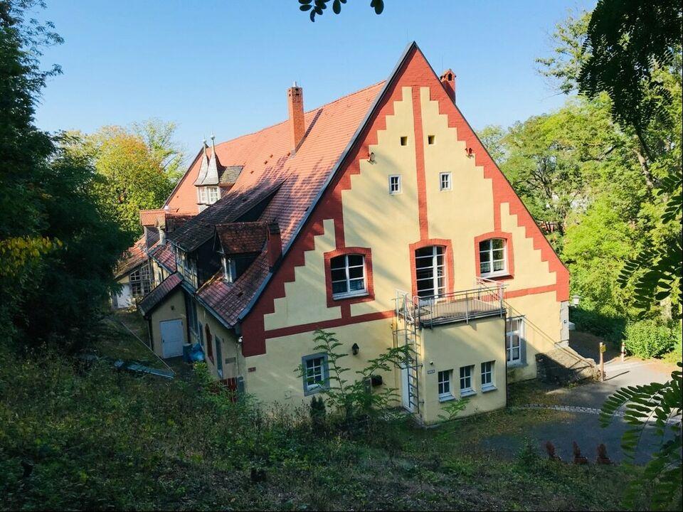 Denkmalgeschützte Jugendherberge (ehem. Kellerei u. Sanatorium) mit 1.300m² Nutzfläche, Grd. 7.531m² Königsberg in Bayern