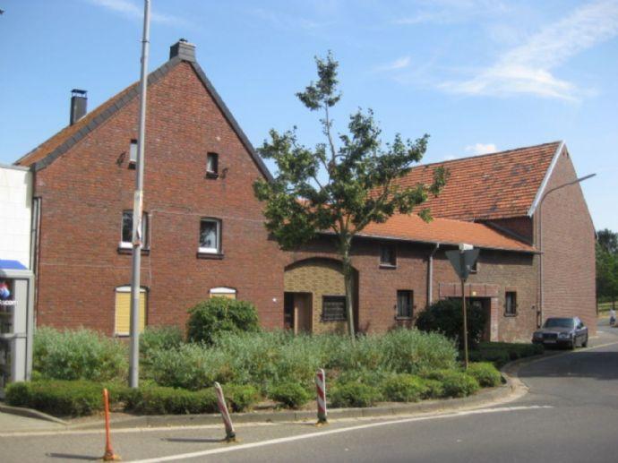 Großfamilien / Handwerker / Liebhaber / Gewerbetreibende ... Sanierungsbedürftiges Bauernhaus mit zahlreichen Optionen in Heinsberg zu verkaufen !!! Heinsberg