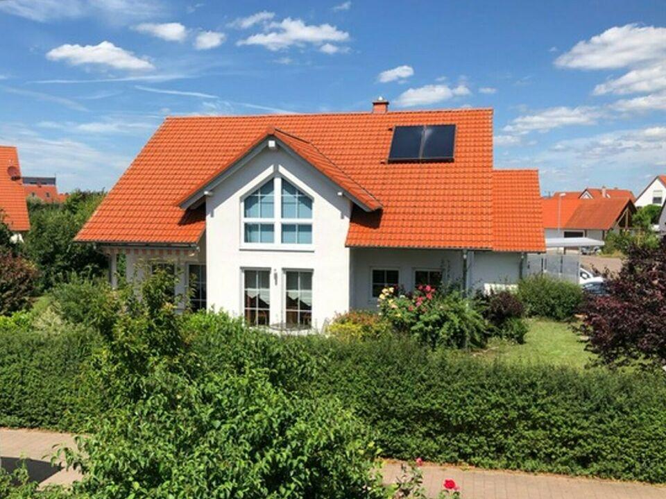 Provisionsfrei - Einfamilienhaus mit Garage und Carport inkl. Einbauküche Baiersdorf