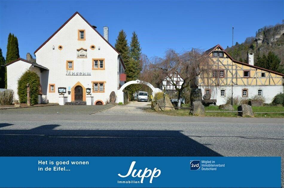 Besondere Immobilie! Historisches Anwesen mit Fachwerk-Café, -weinstübchen, Backhaus u.Grundstück Rheinland-Pfalz