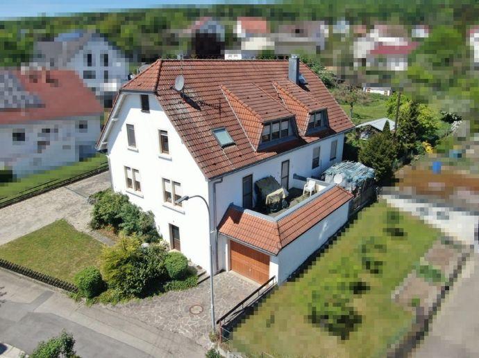 Besonderes Raumwunder! Zentral gelegenes Zweifamilienhaus mit vielseitigen Möglichkeiten Ehingen (Donau)