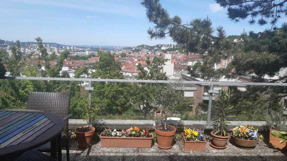 Schöne Doppelhaushälfte mit Garten und unverbaubarer Traum-Aussicht in Stuttgart-Süd! Stuttgart-Süd