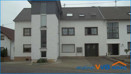 RESERVIERT!!!! 4-Familienhaus mit Garage und Stellplätzen in Wallerfangen-Gisingen Wallerfangen